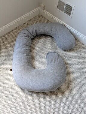 Leach Co Maternity / Body Pillow